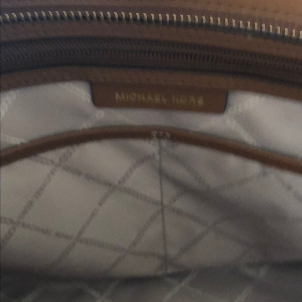 Handbag - Picture 2 of 6